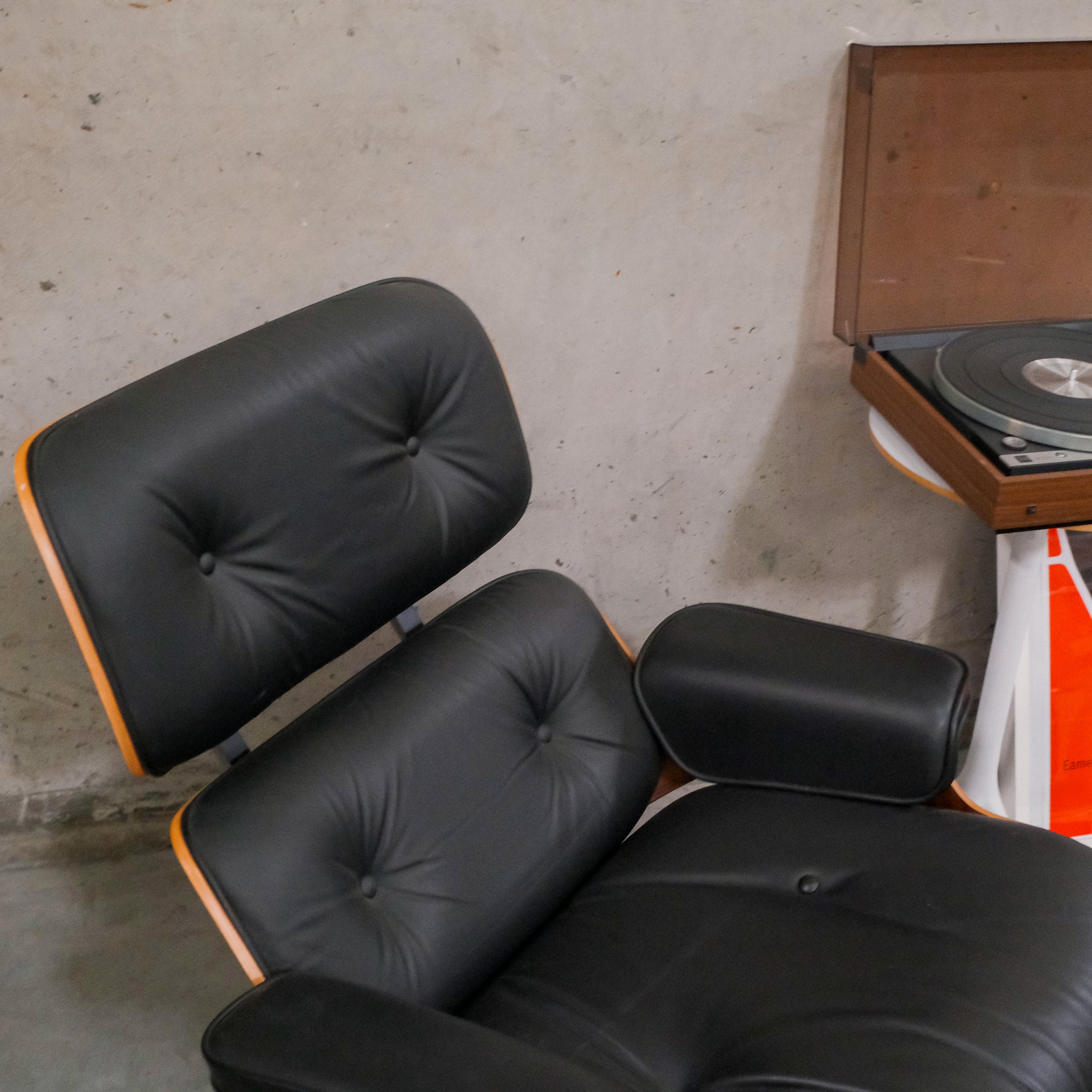 Eames Lounge Chair