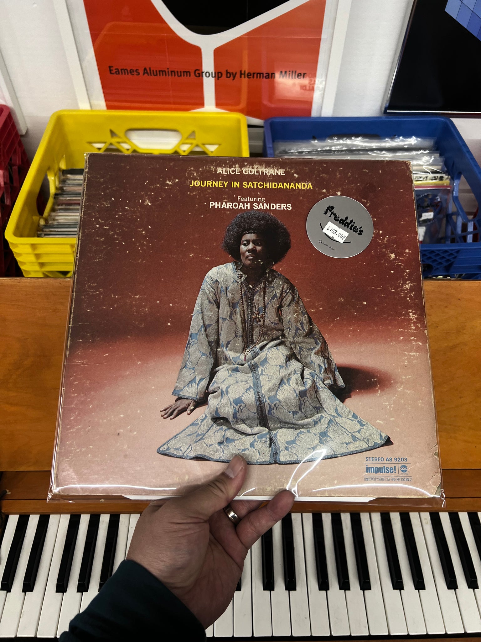 Alice Coltrane Journey in Satchidananda Pharoah Sanders VG+/VG ring wear