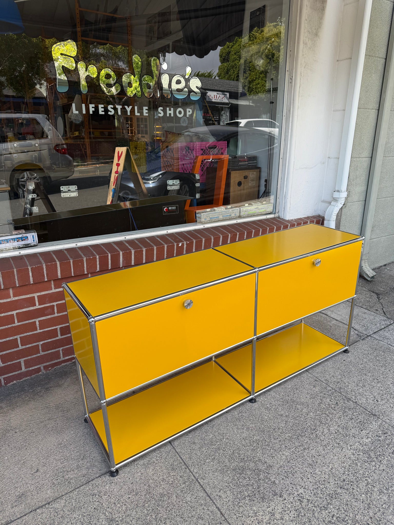 USM Haller 2x2 Yellow